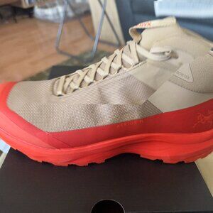 BNIB - Arc'Teryx Aerios FL 2 Mid GTX - US Size 10, Eur 44